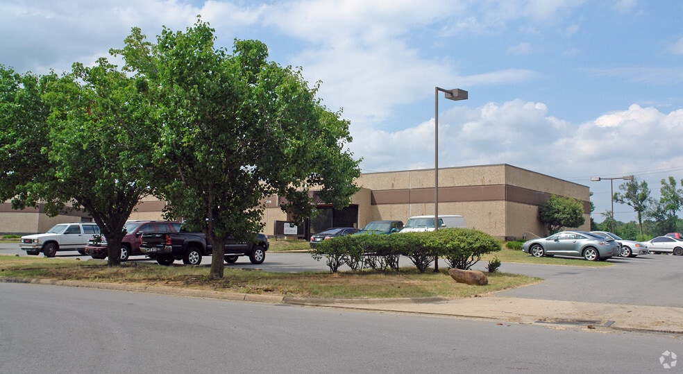 5309 Mcclanahan Dr, North Little Rock, AR à vendre - Photo principale – Image 1 sur 2