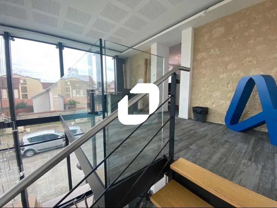 Bureau dans L'Isle-Adam à louer Photo intérieure– Image 1 sur 4