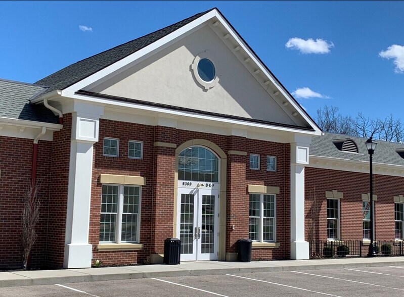 8250 Kenwood Rd, Cincinnati, OH à louer - Photo principale – Image 1 sur 4