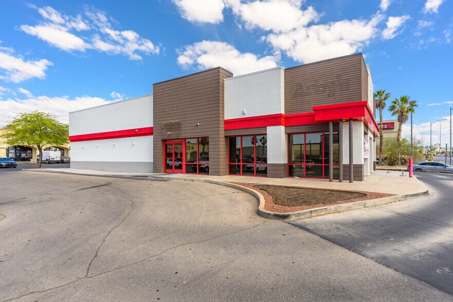3477 S Durango Dr, Las Vegas, NV à louer - Photo de l’immeuble – Image 2 sur 10