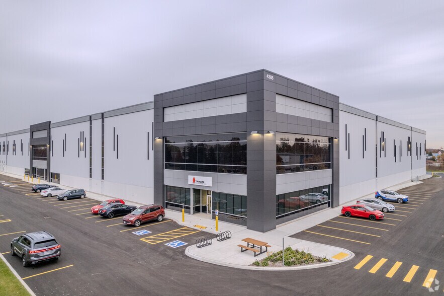 4385 Mainway, Burlington, ON à louer - Photo de l’immeuble – Image 1 sur 7