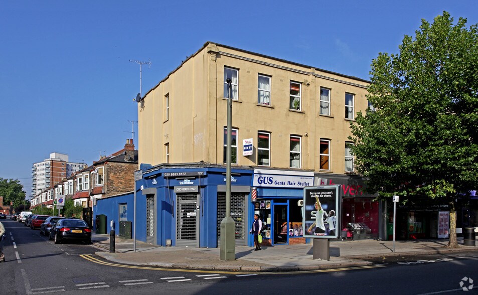 127 High Rd, Londres à louer - Photo principale – Image 1 sur 3