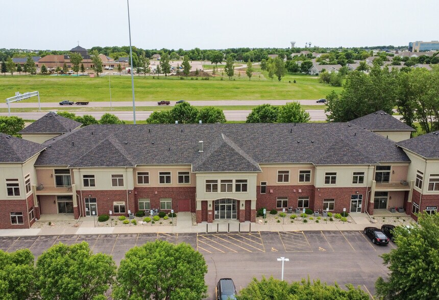 5024-5032 S Bur Oak Pl, Sioux Falls, SD à louer - Photo de l’immeuble – Image 1 sur 9