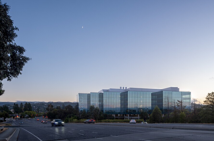 405 Industrial Rd, San Carlos, CA à louer - Photo de l’immeuble – Image 2 sur 21