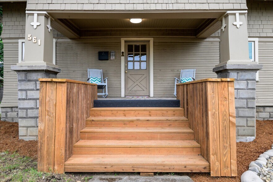 561 Madison St, Eugene, OR à vendre - Photo de l’immeuble – Image 2 sur 28