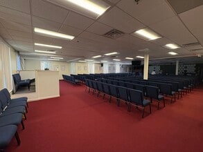 240 Bear Hill Rd, Waltham, MA à louer Photo de l’immeuble– Image 2 sur 3