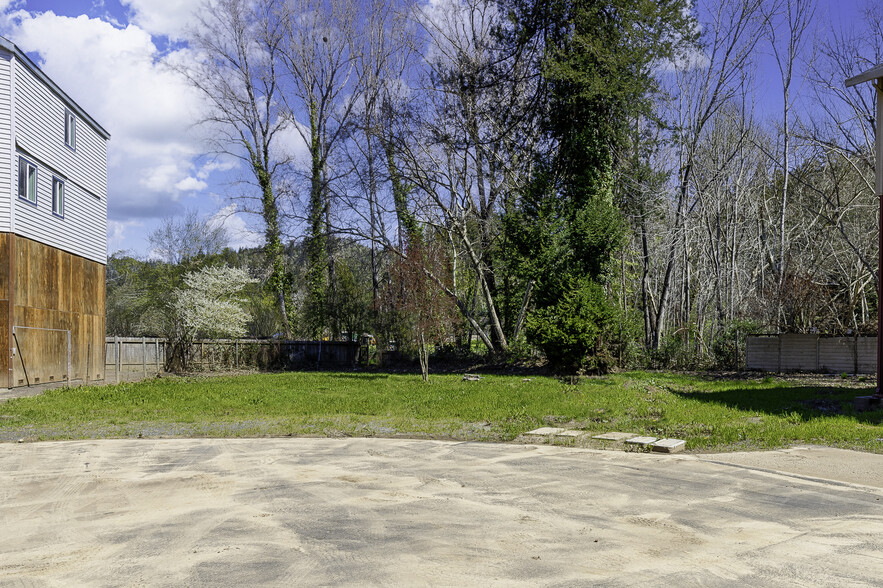 14293 Mill Ct, Guerneville, CA à vendre - Photo principale – Image 1 sur 18