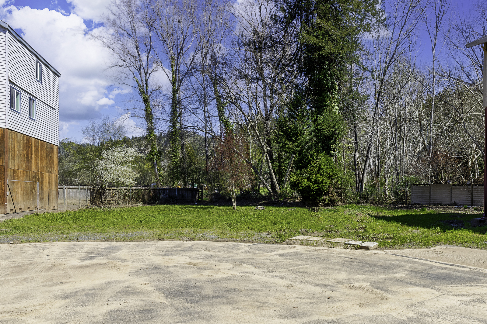 14293 Mill Ct, Guerneville, CA à vendre Photo principale– Image 1 sur 19