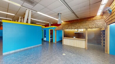 1624-1644 E State Road 44, Shelbyville, IN à louer Numérisation 3D Matterport– Image 1 sur 15