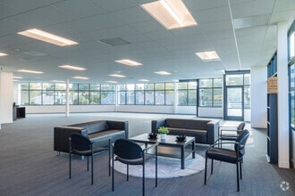 3100 Oak Rd, Walnut Creek, CA à louer Photo intérieure– Image 1 sur 21