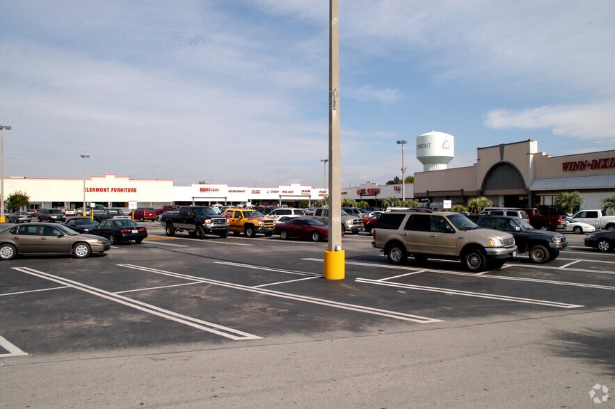 684 W Highway 50, Clermont, FL à louer - Photo de l’immeuble – Image 1 sur 4