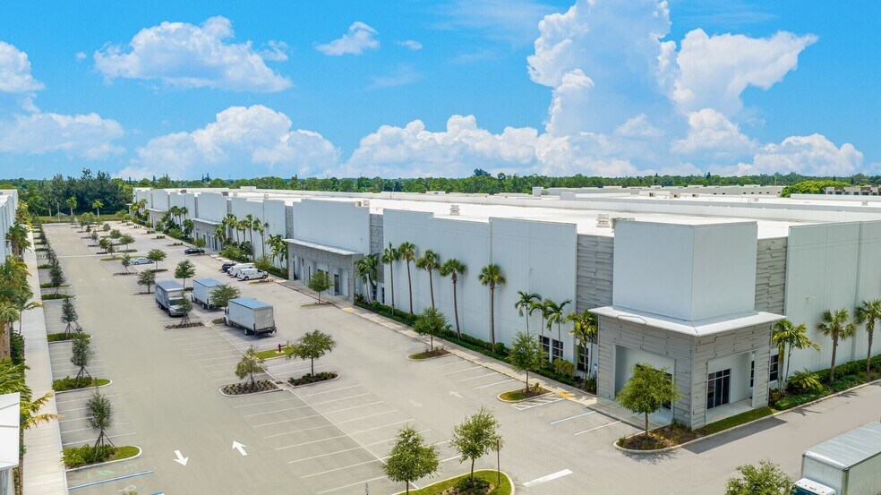 6017 Southern Blvd, West Palm Beach, FL à louer - Photo de l’immeuble – Image 1 sur 2