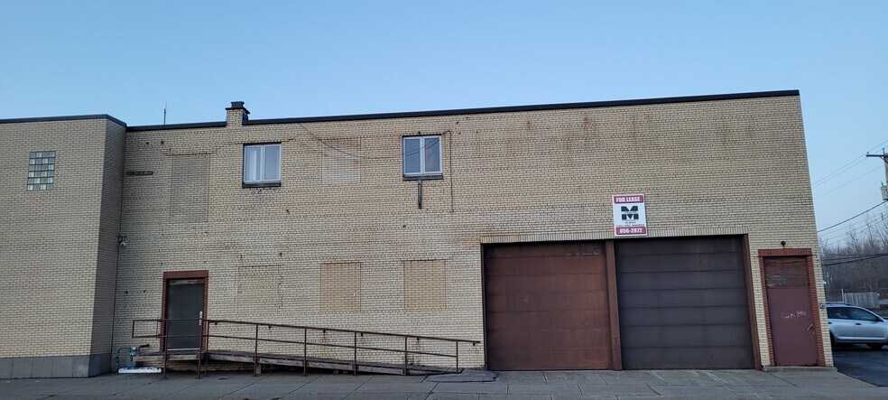 714-718 Hertel Ave, Buffalo, NY à louer - Photo de l’immeuble – Image 2 sur 2