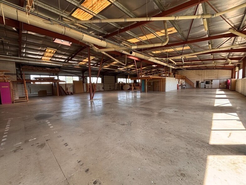 Industriel/Logistique dans Lentilly à vendre - Photo de l’immeuble – Image 3 sur 12