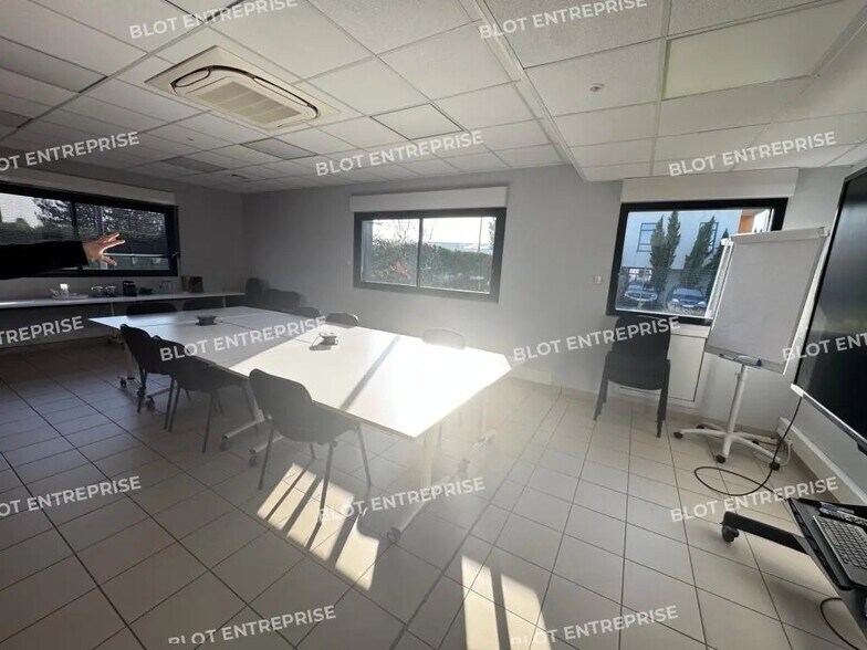 Bureau dans Les Sorinières à louer - Photo de l’immeuble – Image 2 sur 6