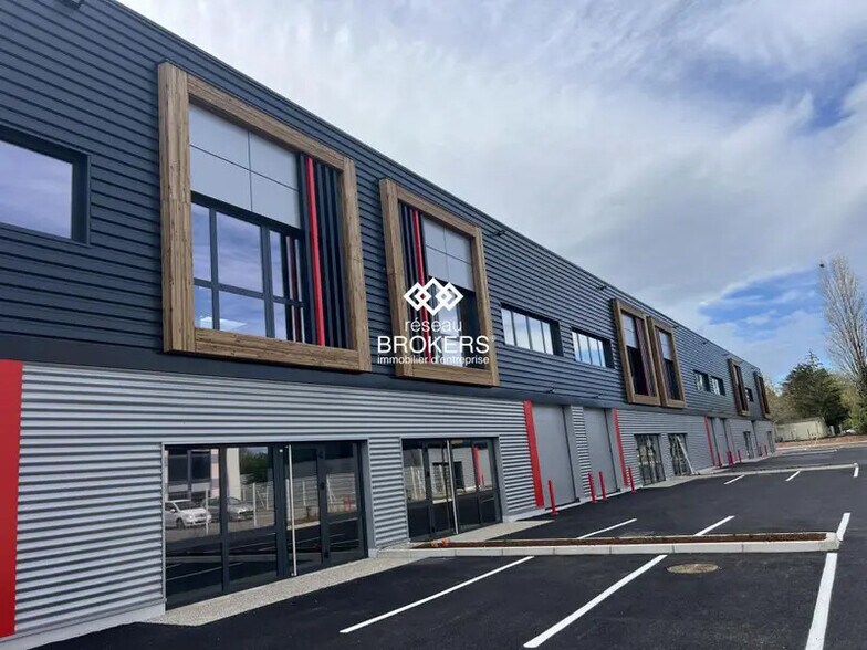 Local d’activités dans Saint-Quentin-Fallavier à louer - Photo de l’immeuble – Image 1 sur 8