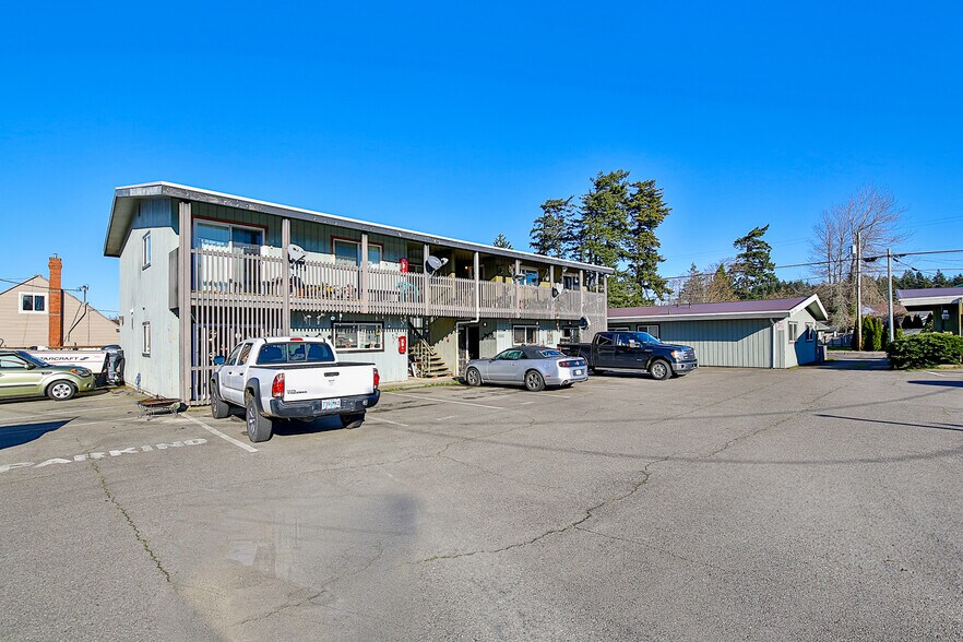 2394 Marion St, North Bend, OR à vendre - Photo de l’immeuble – Image 2 sur 10