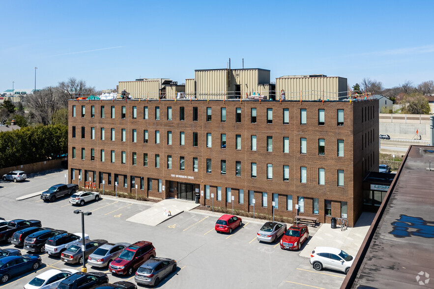 1150 Morrison Dr, Ottawa, ON à louer - Photo de l’immeuble – Image 2 sur 18
