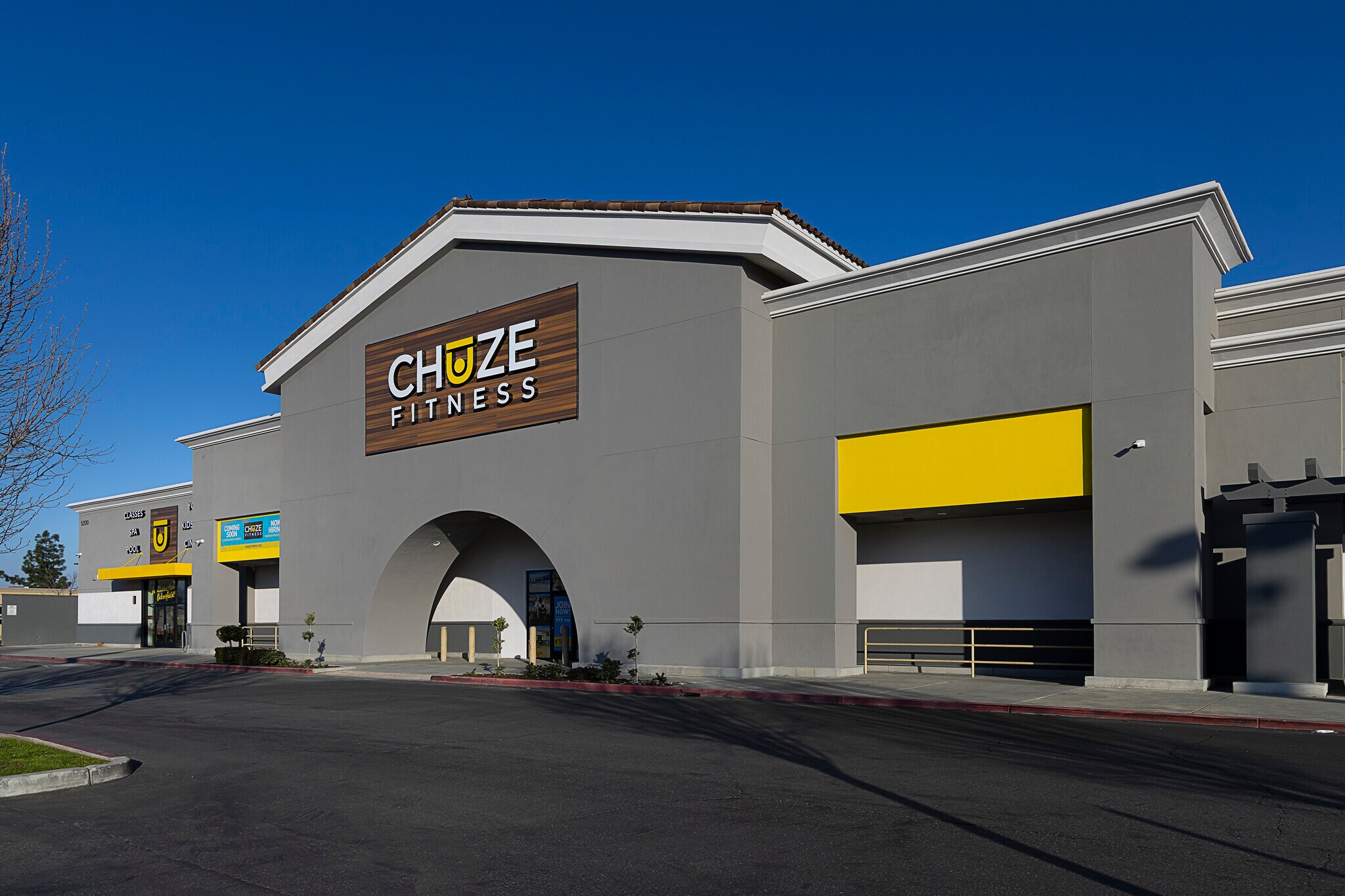 5190 Stockdale Hwy, Bakersfield, CA à louer Photo principale– Image 1 sur 9