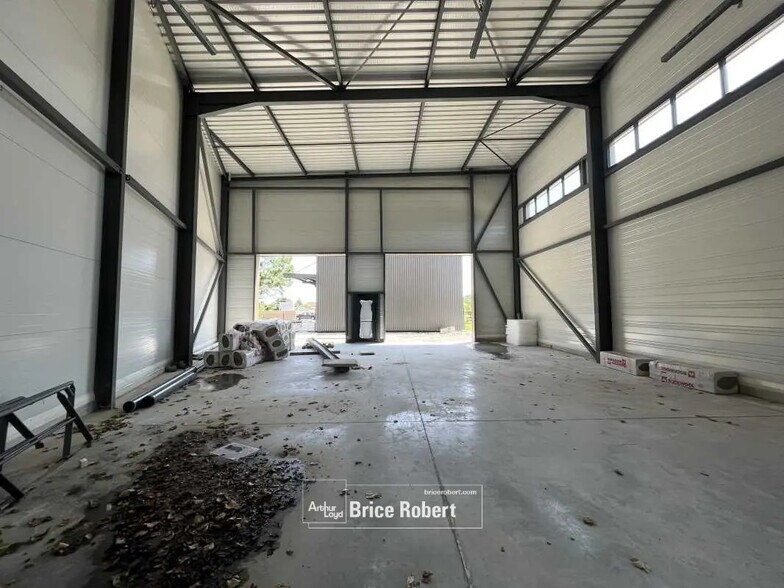 Bureau dans Brindas à louer - Photo de l’immeuble – Image 3 sur 4