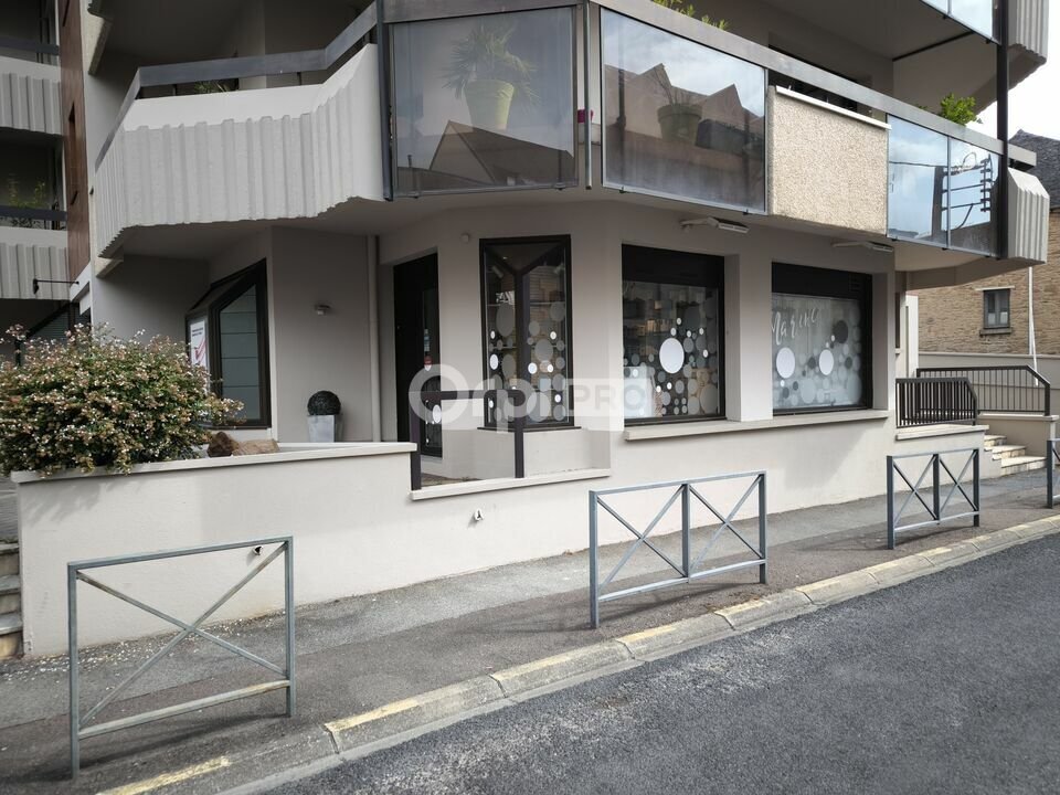 Local commercial dans Brive-la-Gaillarde à louer Photo de l’immeuble– Image 1 sur 10