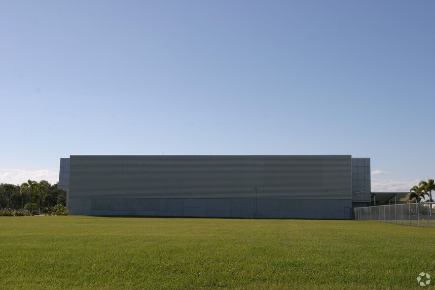 1110 W Hibiscus Ave, Melbourne, FL à louer - Photo de l’immeuble – Image 3 sur 3