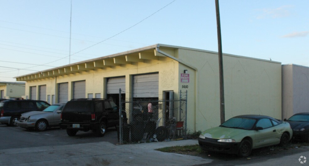 5650 Rodman St, Hollywood, FL à louer - Photo de l’immeuble – Image 3 sur 8