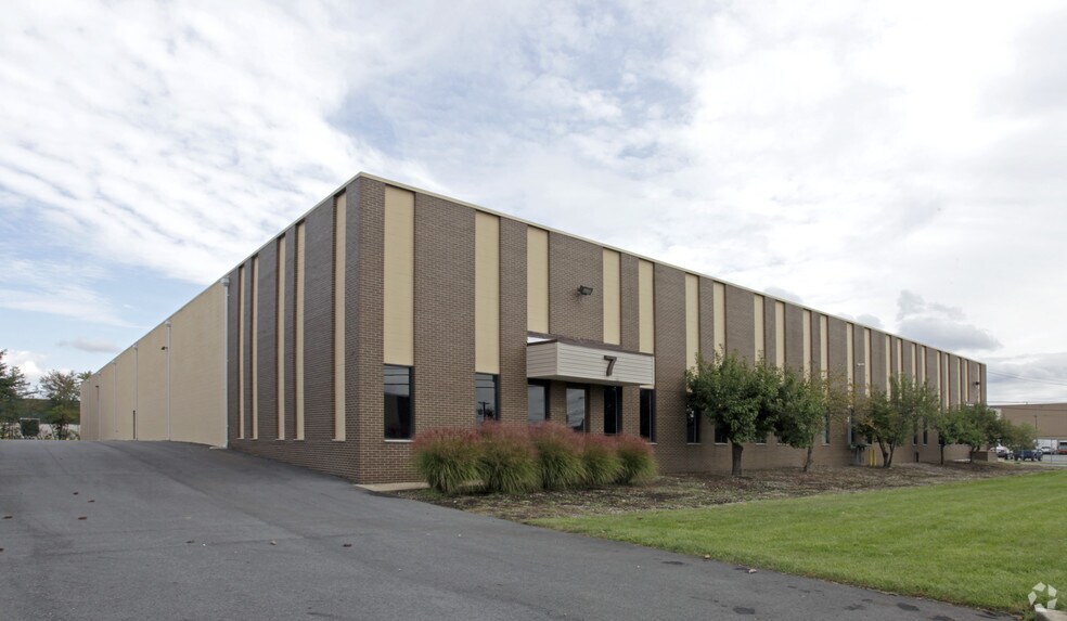 7 Parkway Pl, Edison, NJ à louer - Photo de l’immeuble – Image 2 sur 4