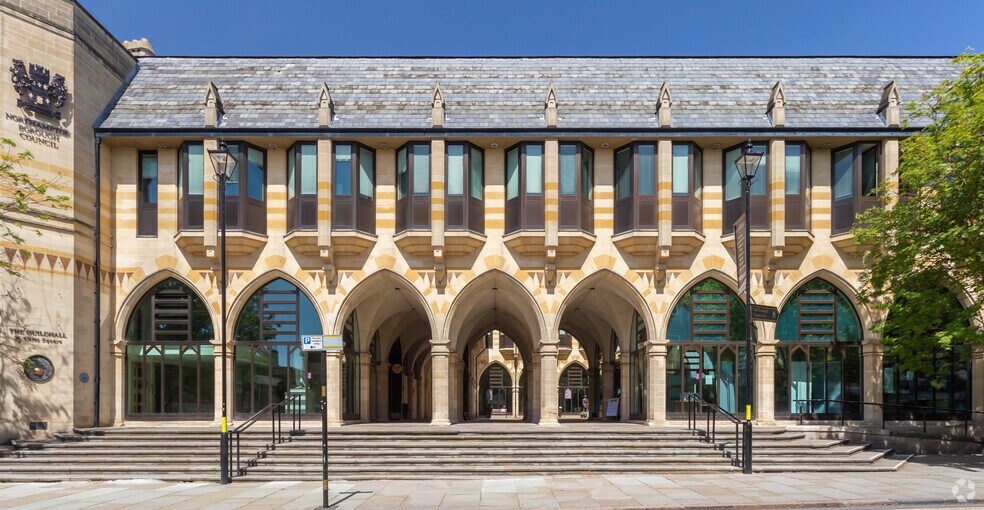 St Giles Sq, Northampton à vendre - Photo de l’immeuble – Image 1 sur 13