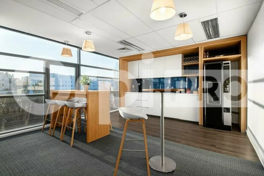 Bureau dans Maisons-Laffitte à louer - Photo de l’immeuble – Image 2 sur 5