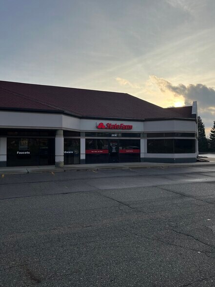 2840-2860 E Beltline Ave NE, Grand Rapids, MI à louer - Photo de l’immeuble – Image 2 sur 5
