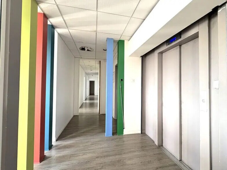 Bureau dans Lyon à louer - Photo de l’immeuble – Image 2 sur 11