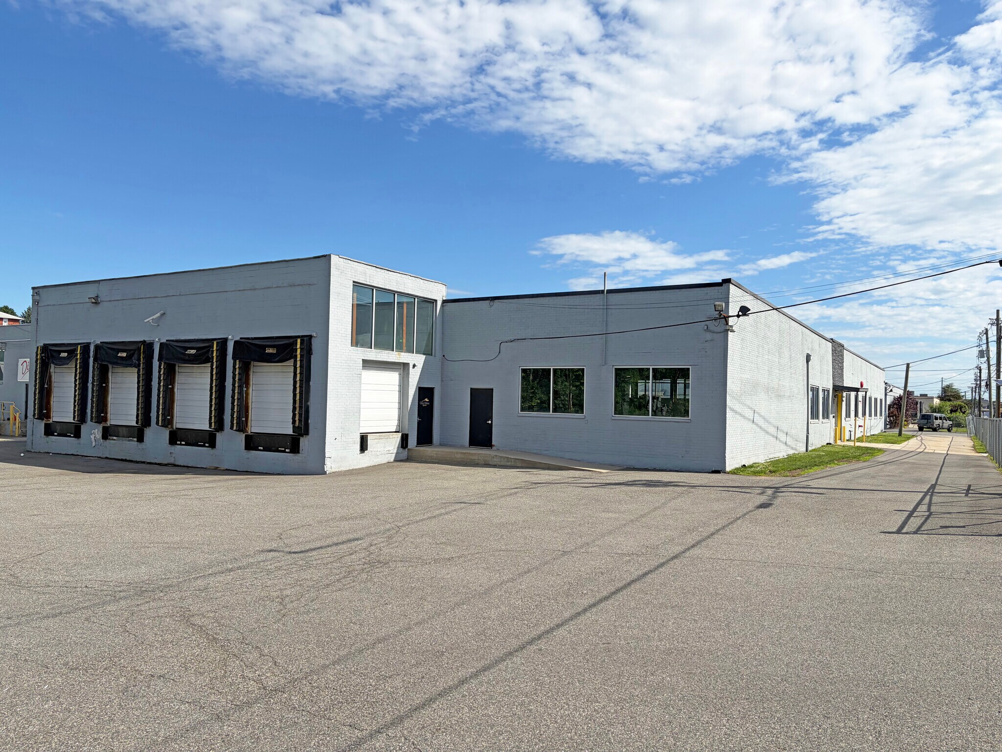 215 S Newman St, Hackensack, NJ à louer Photo de l’immeuble– Image 1 sur 6