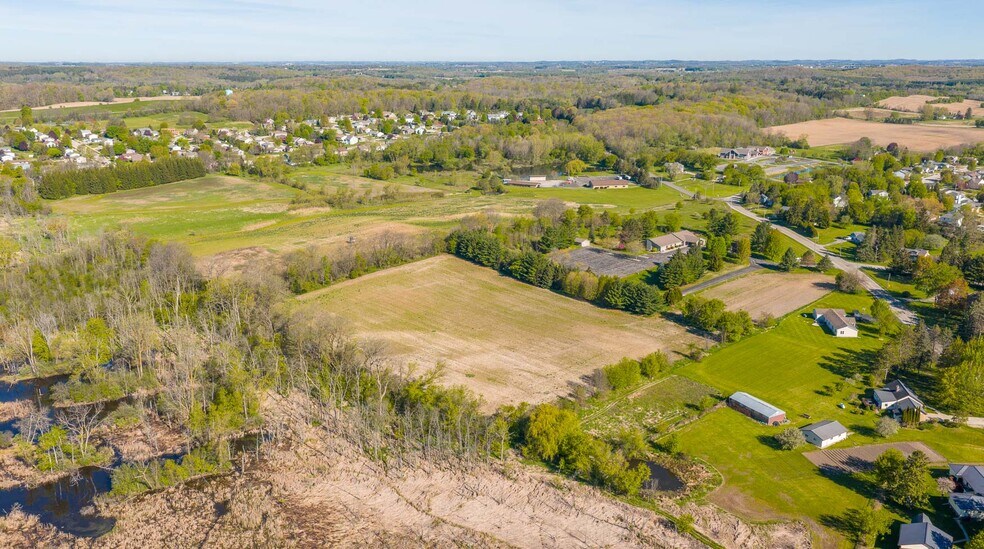 1130 Wildwood Rd, West Bend, WI à vendre - Photo de l’immeuble – Image 1 sur 3