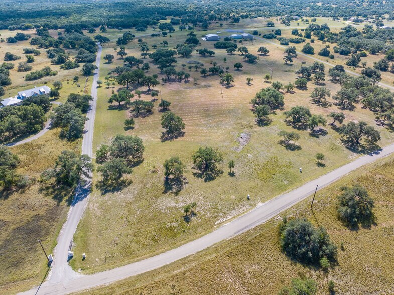 000 N Tailwind Dr, Blanco, TX à vendre - Photo de l’immeuble – Image 3 sur 11