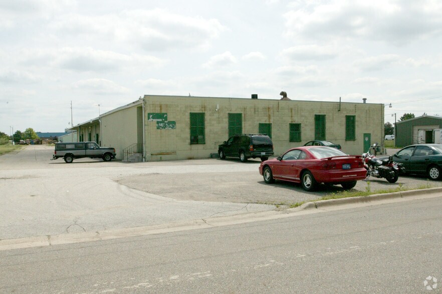 24 Leonard Wood Rd, Battle Creek, MI à vendre - Photo de l’immeuble – Image 2 sur 32