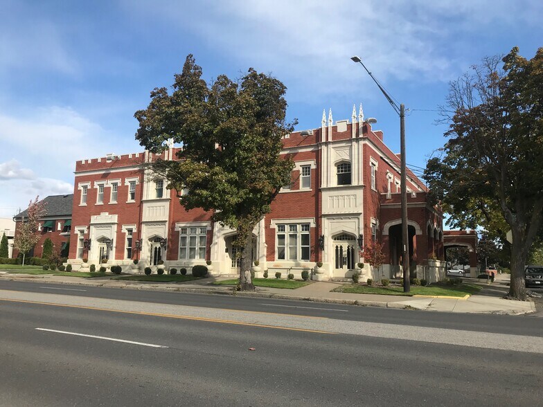 1306 N Monroe St, Spokane, WA à vendre - Photo de l’immeuble – Image 3 sur 12