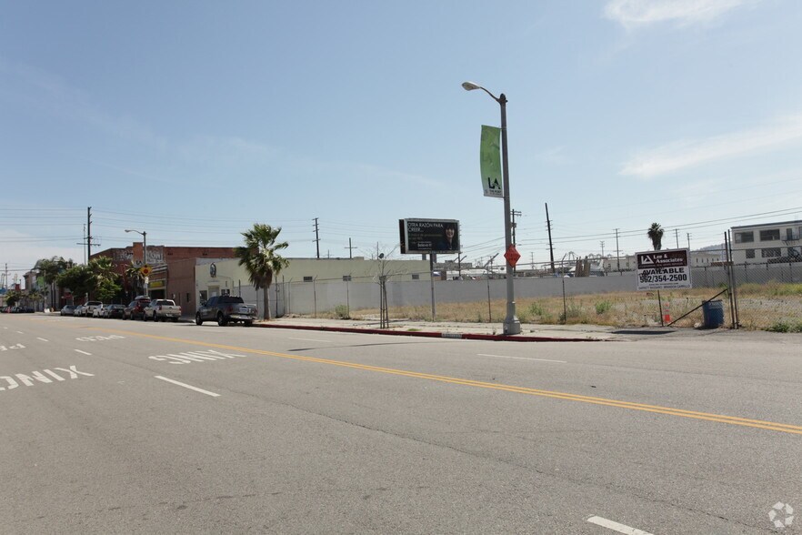 331-333 N Avalon Blvd, Wilmington, CA à louer - Photo de l’immeuble – Image 3 sur 3