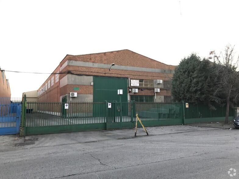 Calle Sierra de Guadarrama, 56, San Fernando de Henares, Madrid à vendre - Photo de l’immeuble – Image 2 sur 4
