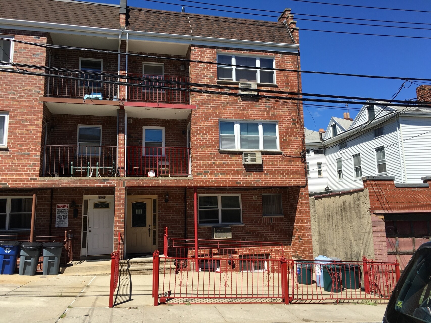 2540 14th Pl, Astoria, NY à vendre Photo principale– Image 1 sur 6