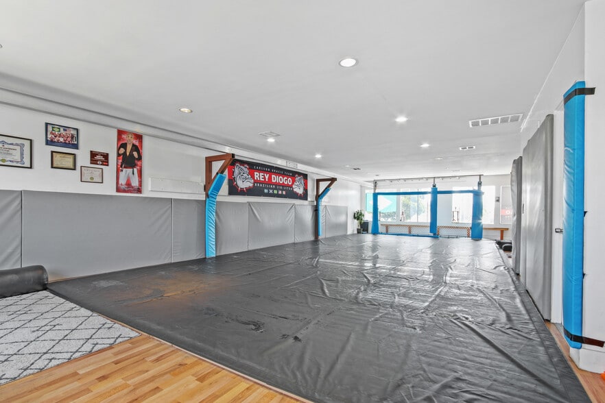 12923 Venice Blvd, Los Angeles, CA à vendre - Photo intérieure – Image 2 sur 14