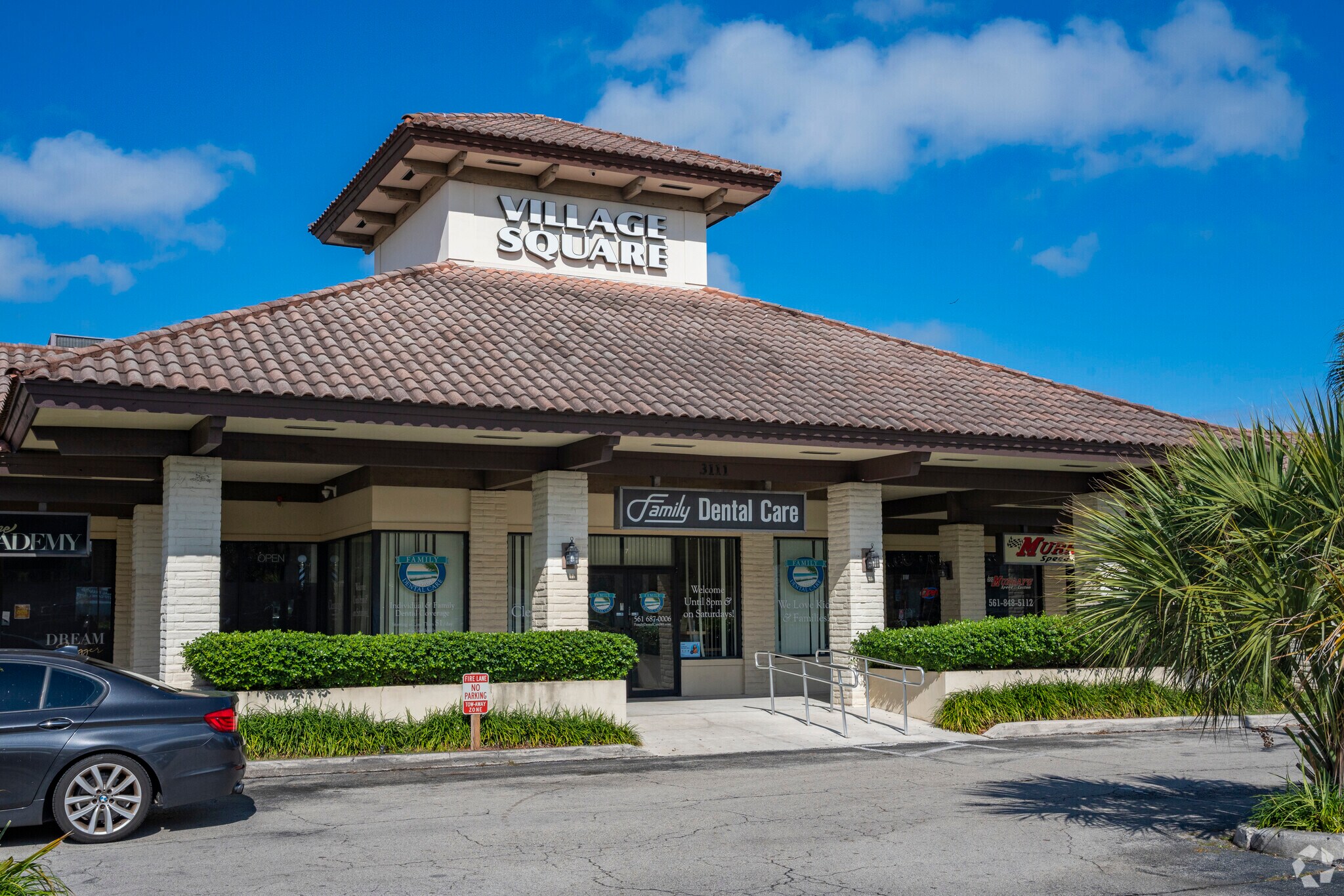 3111 45th St, West Palm Beach, FL à louer Photo principale– Image 1 sur 2