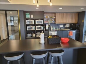 276-288 Rue Saint-Jacques, Montréal, QC à louer Photo intérieure– Image 2 sur 3