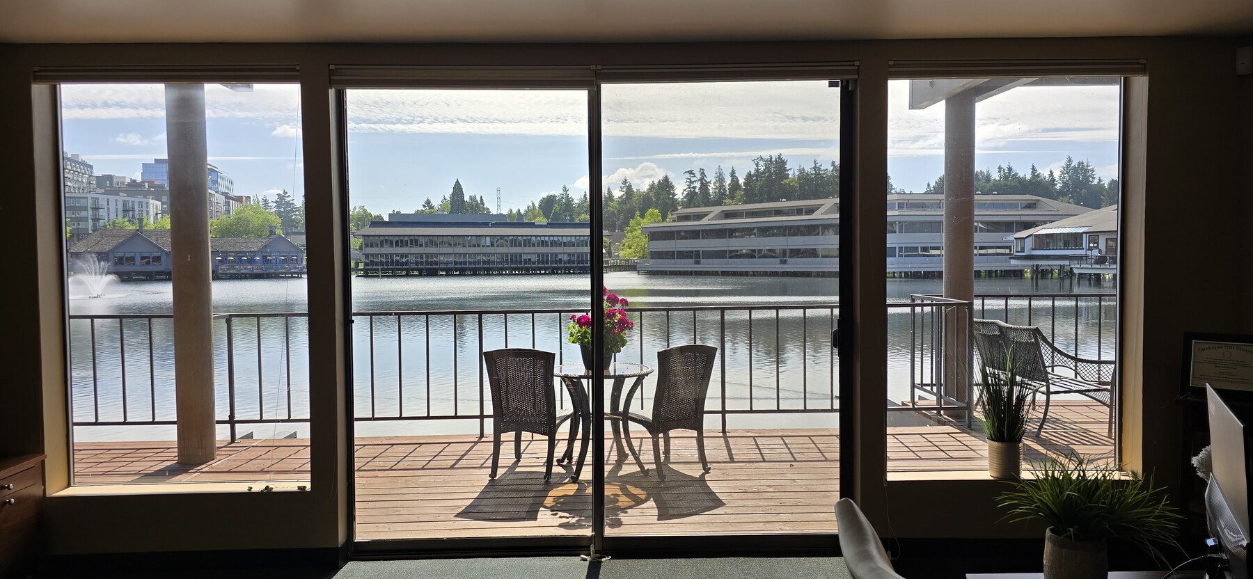 9 Lake Bellevue Dr, Bellevue, WA 98005 - Lot 114+116 -  - Photo intérieure - Image 1 of 5