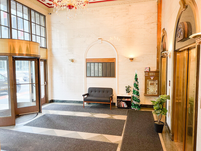 108-122 W Jefferson St, Syracuse, NY à louer - Hall d’entrée – Image 3 sur 6