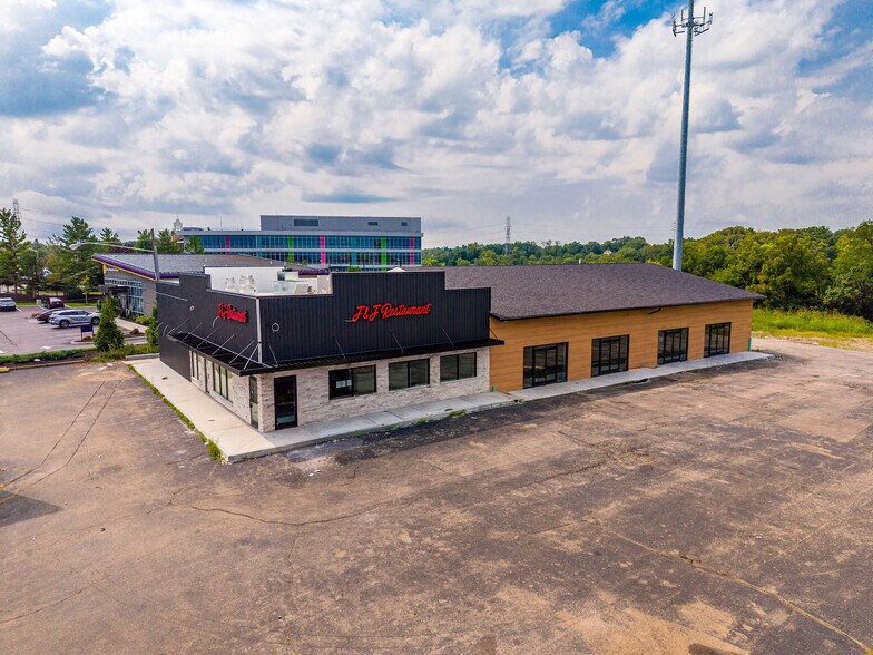 5939 Harrison Ave, Cincinnati, OH à louer - Photo de l’immeuble – Image 2 sur 22