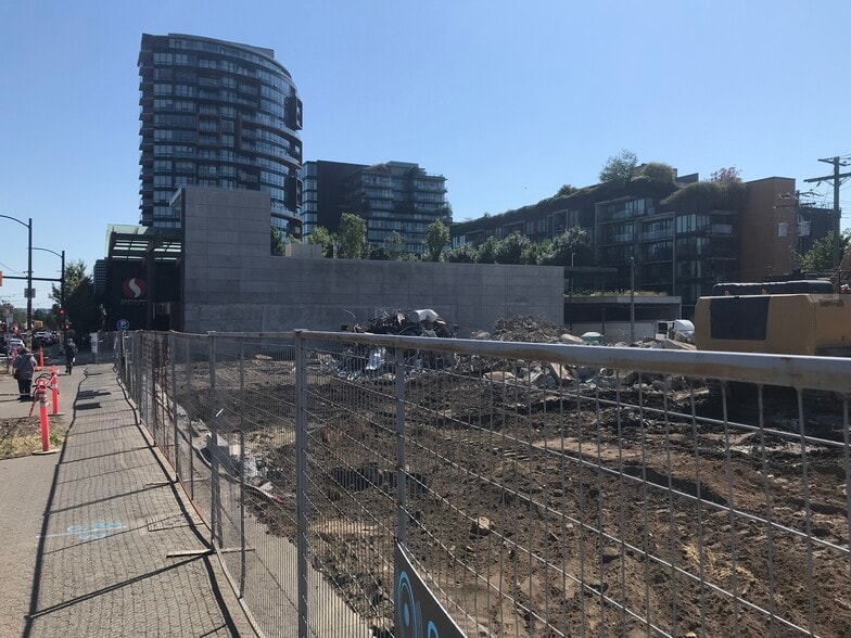 8415 Granville St, Vancouver, BC à louer - Photo de la construction – Image 2 sur 4