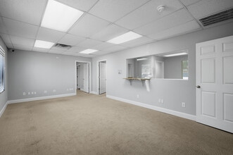 705 Red Bud Rd NE, Calhoun, GA à louer Hall d’entrée– Image 2 sur 28