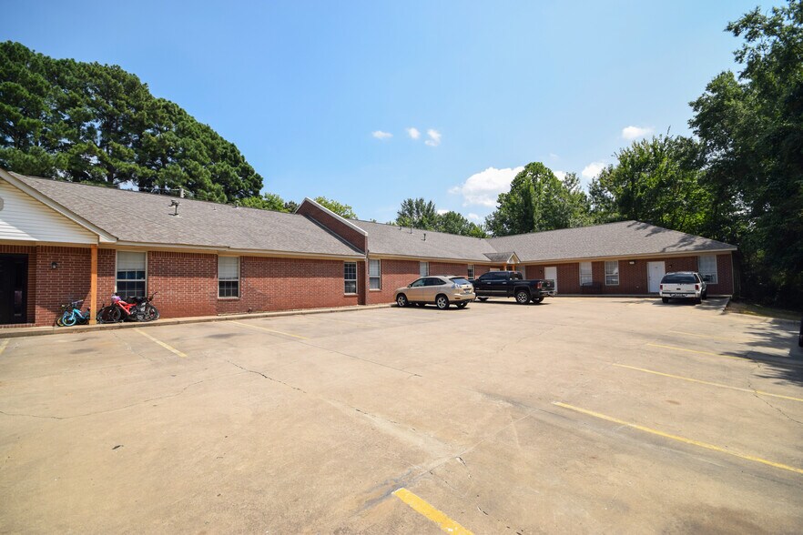 1839 Tyler St, Conway, AR à vendre - Photo de l’immeuble – Image 3 sur 8