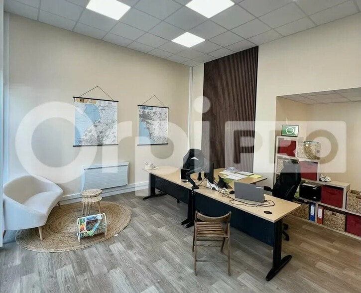 Bureau dans La Rochelle à louer - Photo intérieure – Image 2 sur 3